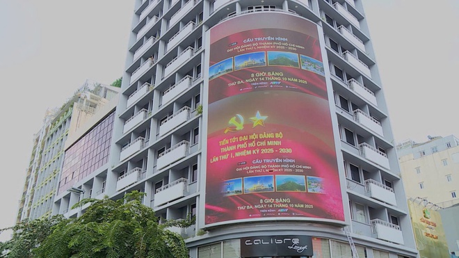 TP. Hồ Chí Minh rực rỡ cờ hoa, sẵn sàng cho Đại hội Đảng bộ Thành phố lần thứ I- Ảnh 4. TP. Hồ Chí Minh rực rỡ cờ hoa, sẵn sàng cho Đại hội Đảng bộ Thành phố lần thứ I- Ảnh 4.
