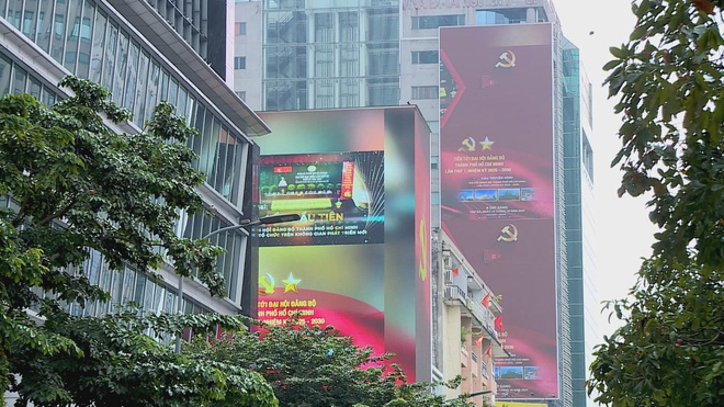 TP. Hồ Chí Minh rực rỡ cờ hoa, sẵn sàng cho Đại hội Đảng bộ Thành phố lần thứ I- Ảnh 5. TP. Hồ Chí Minh rực rỡ cờ hoa, sẵn sàng cho Đại hội Đảng bộ Thành phố lần thứ I- Ảnh 5.