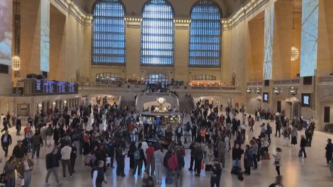 Mỹ: Nhà ga Grand Central thành nơi triển lãm về người New York - Ảnh 1.