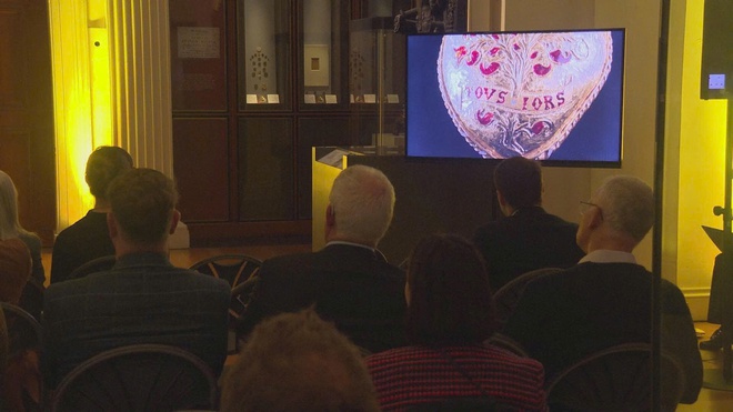 Anh: Gây quỹ để mua một báu vật hoàng gia quý hiếm  - Ảnh 3.