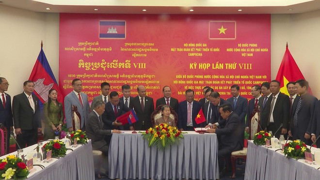 Kỳ họp thứ VIII giữa Bộ Quốc phòng với Hội đồng Quốc gia Mặt trận Đoàn kết phát triển Tổ quốc Campuchia - Ảnh 3.