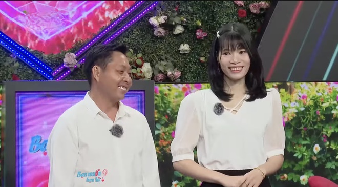Anh trai bật khóc vì thương em hiếu thảo - Ảnh 9.