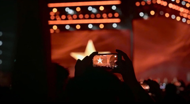 Bộ phim “Tổ Quốc Trong Tim: The Concert Film” chính thức ra mắt - Ảnh 9.