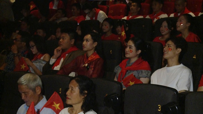 Bộ phim “Tổ Quốc Trong Tim: The Concert Film” chính thức ra mắt - Ảnh 15.