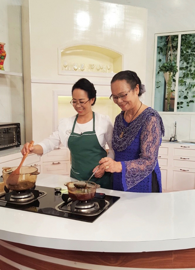 Hơi ấm yêu thương từ gian bếp của Mẹ - Ảnh 4.