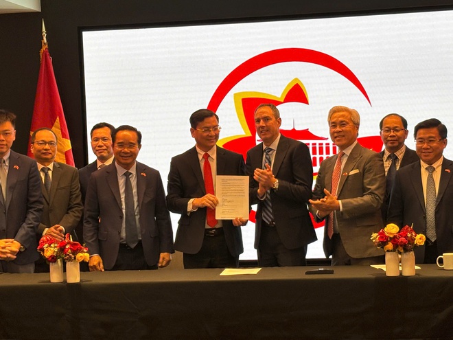 TP. Hồ Chí Minh ký kết MOU với Nasdaq phát triển trung tâm tài chính quốc tế - Ảnh 2.