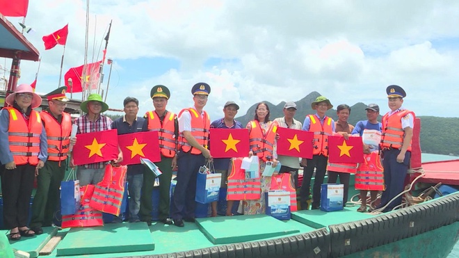 Cảnh sát biển Việt Nam ra quân cao điểm, quyết liệt ngăn chặn hành vi khai thác IUU - Ảnh 2.