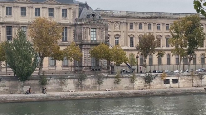 Pháp: Bảo tàng Louvre bị trộm, buộc đóng cửa - Ảnh 3.
