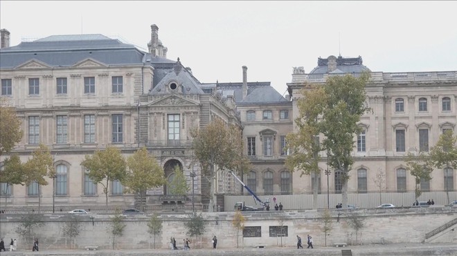 Pháp: Bảo tàng Louvre bị trộm, buộc đóng cửa - Ảnh 2.