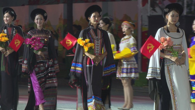 Ngày văn học nghệ thuật TP. Hồ Chí Minh chính thức khai mạc với nhiều hoạt động đặc sắc- Ảnh 4. Ngày văn học nghệ thuật TP. Hồ Chí Minh chính thức khai mạc với nhiều hoạt động đặc sắc- Ảnh 4.