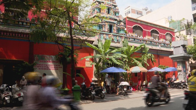 Đền Bà Mariamman được công nhận là di tích kiến trúc, nghệ thuật cấp thành phố - Ảnh 1.