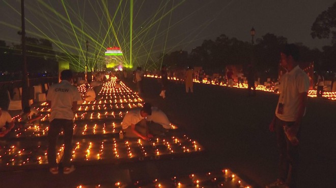 Các nước đón mừng Lễ hội Diwali của người Hindu - Ảnh 1.