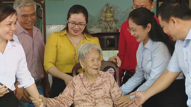Vẽ Đẹp Hóa Thành Huy Chương: 95 Năm Tôn Vinh 8 Chữ Vàng Và Những Người Mẹ Việt Nam Anh Hùng - Ảnh 3.