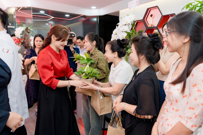 Medcare: Điều diệu kỳ dành tặng những phụ nữ mắc bớt sắc tố - Ảnh 2.
