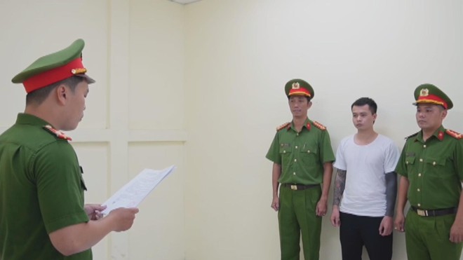 Khởi tố, bắt giữ TikToker đăng video xúc phạm, xuyên tạc trên mạng xã hội - Ảnh 1.