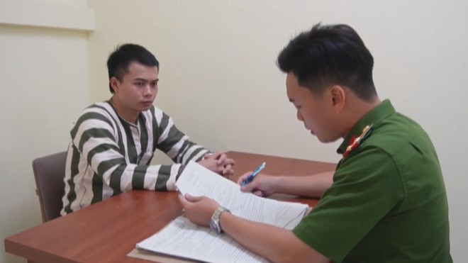 Khởi tố, bắt giữ TikToker đăng video xúc phạm, xuyên tạc trên mạng xã hội - Ảnh 4.