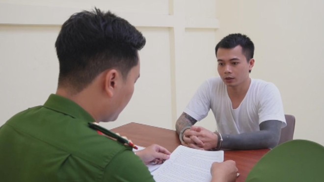 Khởi tố, bắt giữ TikToker đăng video xúc phạm, xuyên tạc trên mạng xã hội - Ảnh 2.