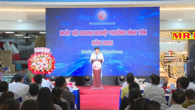 Ngày hội doanh nghiệp phường Bình Tiên: Hàng bình ổn, giảm giá đến 50% phục vụ người dân - Ảnh 2.
