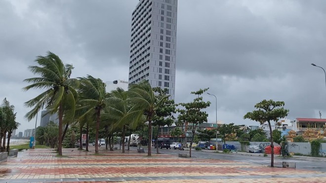 Chương trình 60 Giây ngày 22/10/2025 | Lớp dạy võ “0 đồng” dạy kỹ năng phòng vệ cho phụ nữ - Ảnh 3.