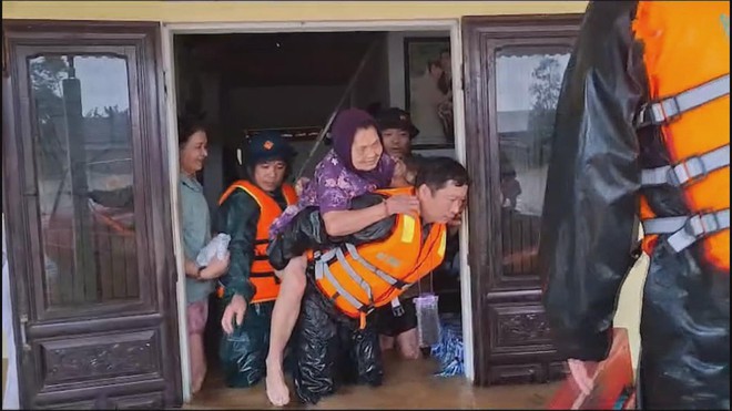 Chương trình 60 Giây ngày 28/10/2025 | Đi sai bất chấp CSGT ghi hình phạt nguội “vi phạm vì chạy theo thói quen” - Ảnh 2.