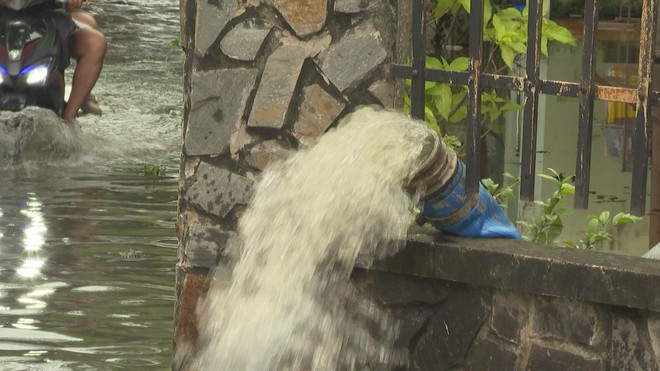 TP. Hồ Chí Minh cảnh báo triều cường báo động 3: Tăng nguy cơ ngập úng và yêu cầu ứng phó khẩn cấp - Ảnh 5.