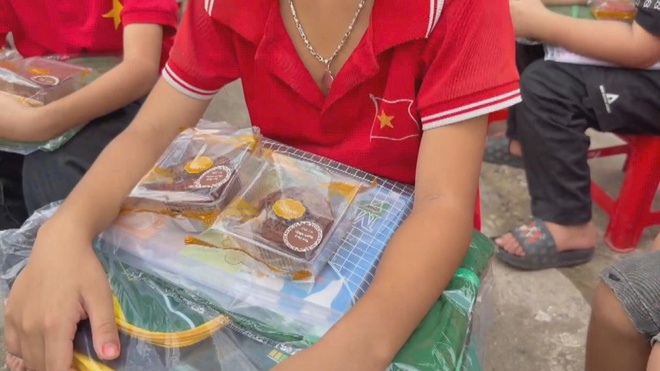 Chương trình 60 Giây ngày 25/10/2025 | Triều cường ngập sâu phường Bình Quới, TP. Hồ Chí Minh.  - Ảnh 9.