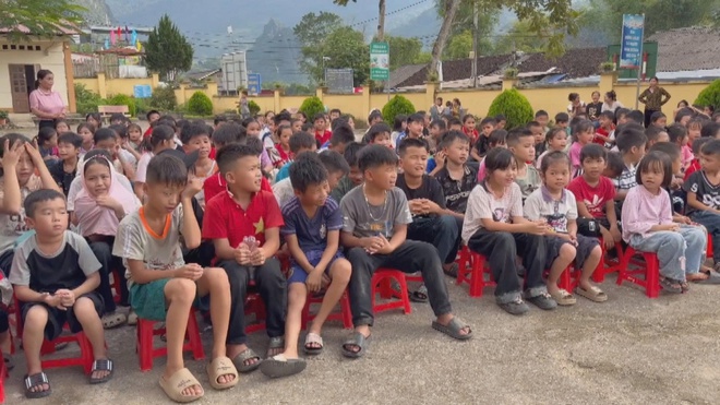 Chương trình 60 Giây ngày 25/10/2025 | Triều cường ngập sâu phường Bình Quới, TP. Hồ Chí Minh.  - Ảnh 8.