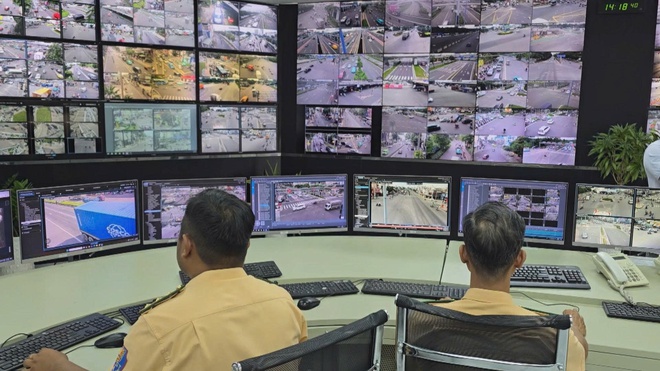 Chương trình 60 Giây ngày 24/10/2025 | CSGT xử phạt gần 3.500 người chạy xe máy trên vỉa hè - Ảnh 2.