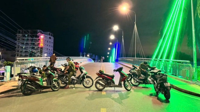 Chương trình 60 Giây ngày 27/10/2025 | Vũng Tàu: Hơn 1.000 Người Tham Gia Tập Luyện Thể Thao - Ảnh 10.