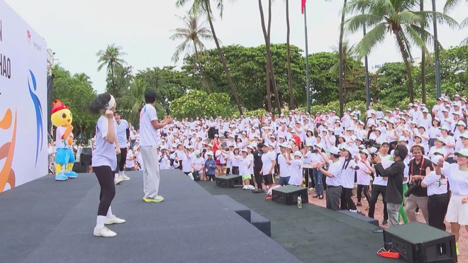 Chương trình 60 Giây ngày 27/10/2025 | Vũng Tàu: Hơn 1.000 Người Tham Gia Tập Luyện Thể Thao - Ảnh 6.