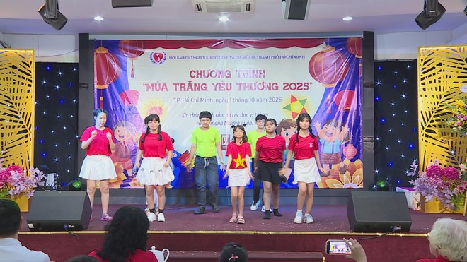 Gửi trọn niềm vui đến trẻ em khuyết tật qua Mùa trăng yêu thương 2025 - Ảnh 4.