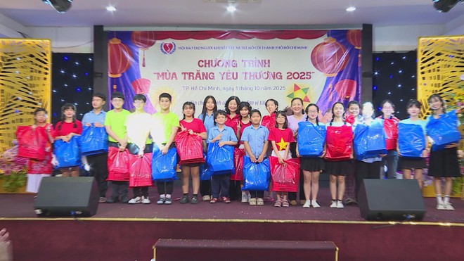 Gửi trọn niềm vui đến trẻ em khuyết tật qua Mùa trăng yêu thương 2025 - Ảnh 2.