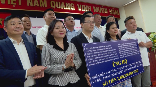 TP. Hồ Chí Minh: Tiếp nhận hơn 10 tỷ đồng ủng hộ đồng bào miền Trung bị ảnh hưởng bão lũ - Ảnh 4.