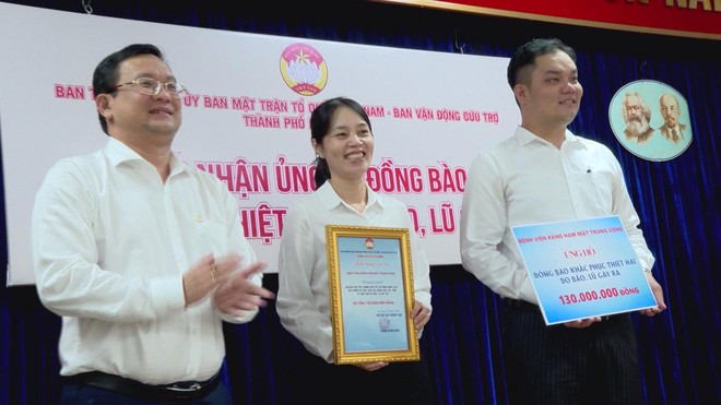 TP. Hồ Chí Minh: Tiếp nhận hơn 10 tỷ đồng ủng hộ đồng bào miền Trung bị ảnh hưởng bão lũ - Ảnh 2.