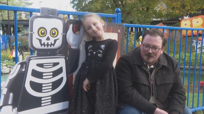 Anh: Legoland đổi sắc cam mừng Halloween - Ảnh 5.