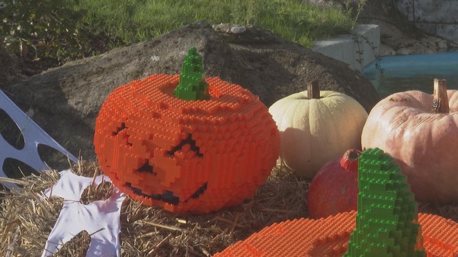 Anh: Legoland đổi sắc cam mừng Halloween - Ảnh 3.