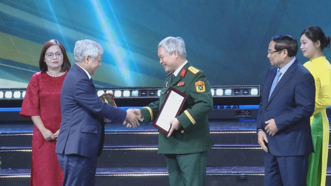 Trao giải báo chí toàn quốc phòng, chống tham nhũng, lãng phí, tiêu cực lần thứ V - Ảnh 5.