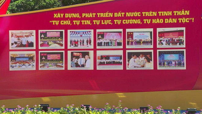 Triển lãm dấu ấn các kỳ Đại hội Đảng bộ TP. Hồ Chí Minh - Ảnh 3.