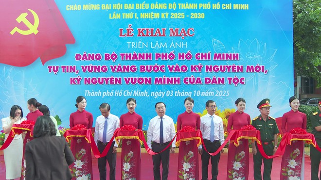 Triển lãm dấu ấn các kỳ Đại hội Đảng bộ TP. Hồ Chí Minh - Ảnh 2.