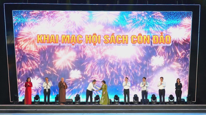 Hội sách Huyền thoại Côn Đảo: Tri thức lan tỏa, tinh thần yêu nước bừng sáng - Ảnh 2.