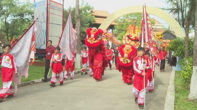 TP. Hồ Chí Minh: Rộn ràng khai hội Lễ hội Nghinh Ông Cần Giờ 2025- Ảnh 3.