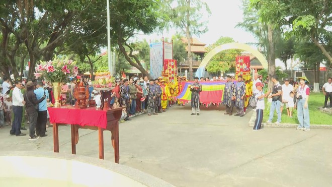 TP. Hồ Chí Minh: Rộn ràng khai hội Lễ hội Nghinh Ông Cần Giờ 2025- Ảnh 2.