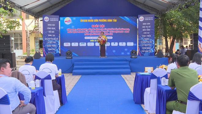 Phát động Phong trào “Bình dân học vụ số” tại phường Bình Tân- Ảnh 10.
