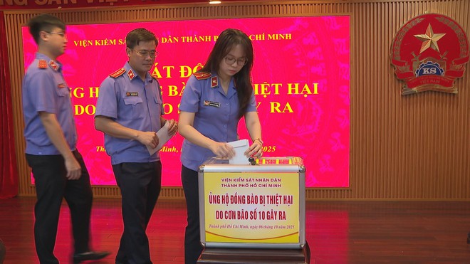 Viện kiểm sát TP. Hồ Chí Minh chung tay ủng hộ người dân bị bão lũ - Ảnh 5.