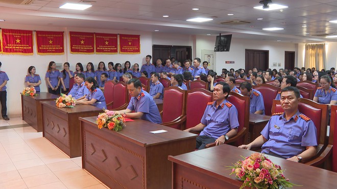 Viện kiểm sát TP. Hồ Chí Minh chung tay ủng hộ người dân bị bão lũ - Ảnh 3.