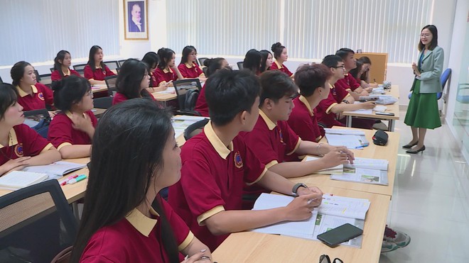 Xét tuyển học bạ: Giữ để khuyến khích hay bỏ để siết chất lượng - Ảnh 1.