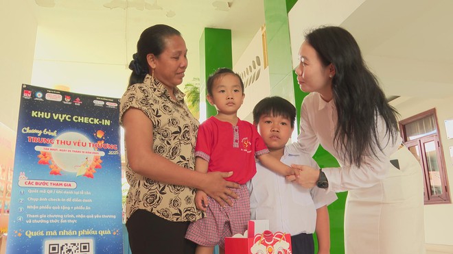 Xã Tân Nhựt: Mang Trung thu đến gần hơn với trẻ em mồ côi, có hoàn cảnh khó khăn - Ảnh 4.