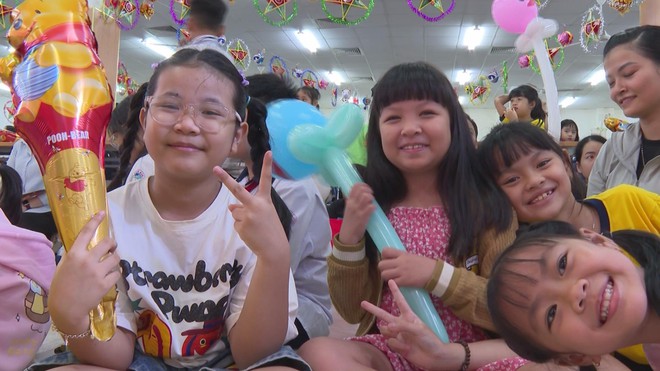 Mang trung thu yêu thương đến tất cả trẻ em - Ảnh 2.