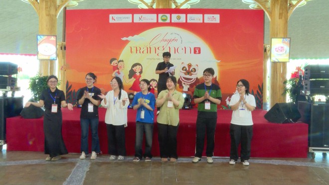 “Chuyện Trăng Non” mùa 3: Gieo niềm vui Trung thu cho trẻ em có hoàn cảnh đặc biệt - Ảnh 1.