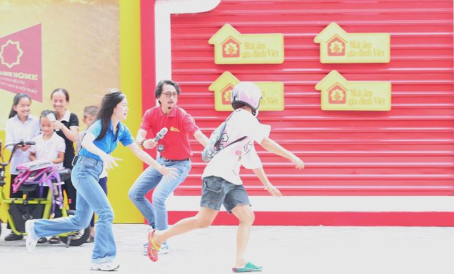 Ngôi nhà trống trải không có cửa và cô bé mồ côi Bảo Hân nằm ngủ võng- Ảnh 11.